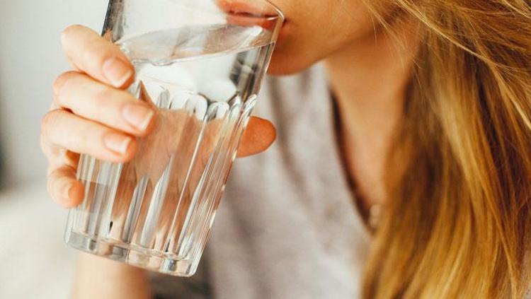 Sabah rutininizde 10 saniyelik mucize Uyanır uyanmaz için: Metabolizma hızını yükseltiyor