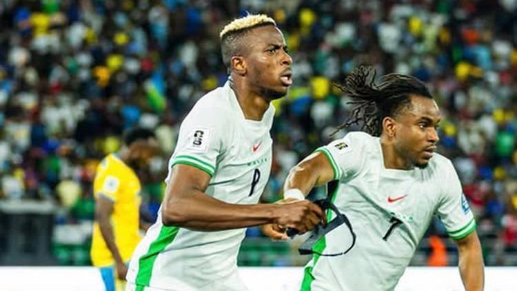 Nijeryada Osimhen sakatlandı Gözyaşlarına hakim olamadı