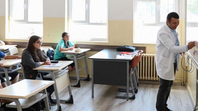 ÖĞRETMENLER GÜNÜ NEDEN ÖNEMLİDİR