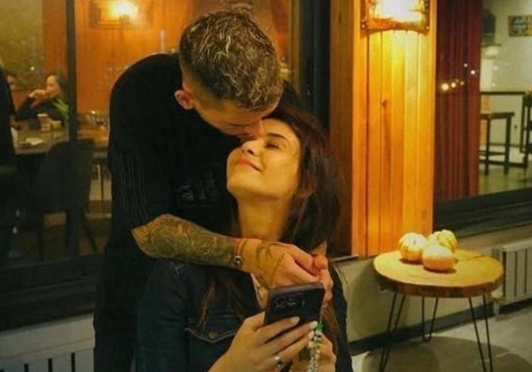 LUCAS, DEVRİME DELİLER GİBİ AŞIK