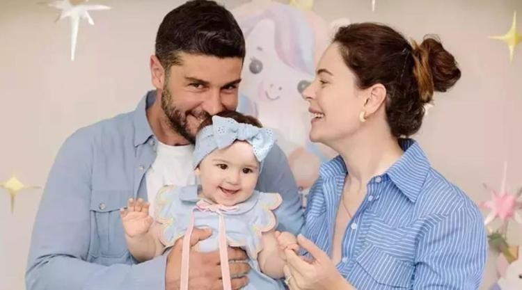 Berk Oktay ve Yıldız Çağrı Atiksoydan boşanma iddialarına inat aşk dolu poz