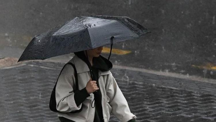 Meteoroloji yeni hava durumu raporunda uyardı İstanbul dahil 22 ilde sağanak yağış alarmı