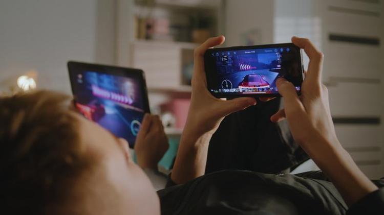 UZMANLARDAN GÜVENLİ OYUN ÖNERİLERİ