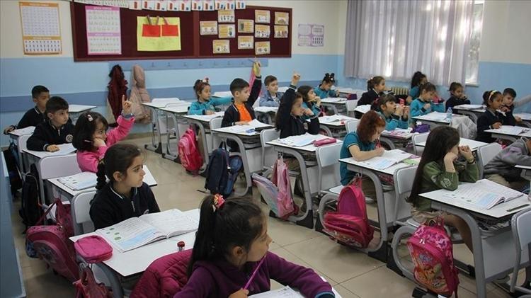 VELİLERİN TALEBİ VE ÖĞRENCİLERDE ADAPTASYON SORUNU VAR MI