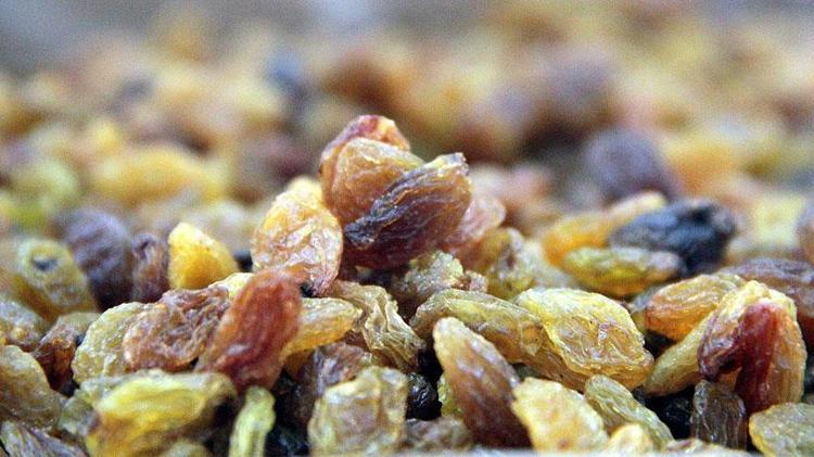 Kuru üzümü böyle tüketin Demir eksikliğine iyi geliyor
