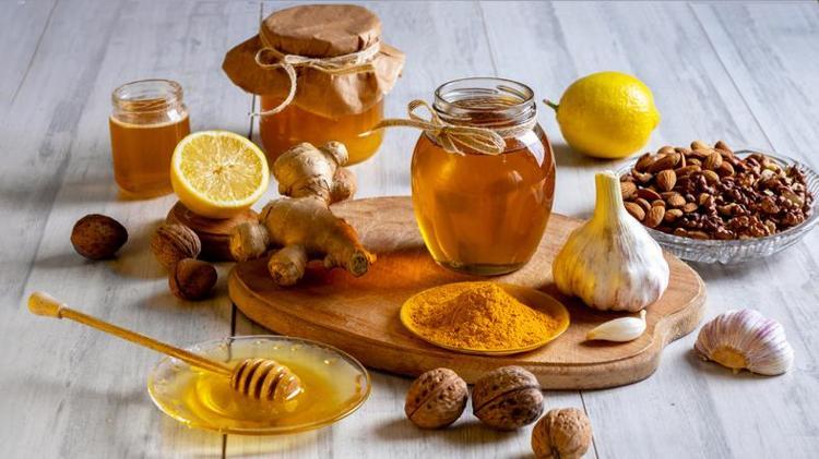 Öksürük, balgam ve hırıltının kökünü kazıyor Balgamın en doğal ilacı: 3 malzeme ile hazırlanıyor