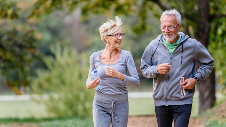 Sağlıklı ve aktif yaşlanmanın sırrı Vücudu sıkılaştırıp 40 yaşından sonra yaşlanmayı yavaşlatıyor, 3er tekrar yetiyor