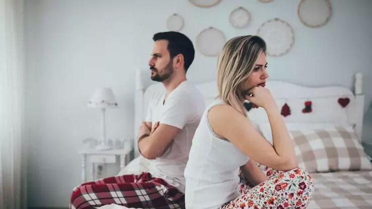 İKİ KİŞİ ARASINDAKİ İLETİŞİM EKSİKLİĞİ