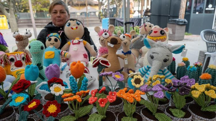 Sıfırın altında soğukta bile tezgâhı bırakmıyor El işine adanmış bir hayat: Gece uykumdan kalkıp model çıkarıyorum