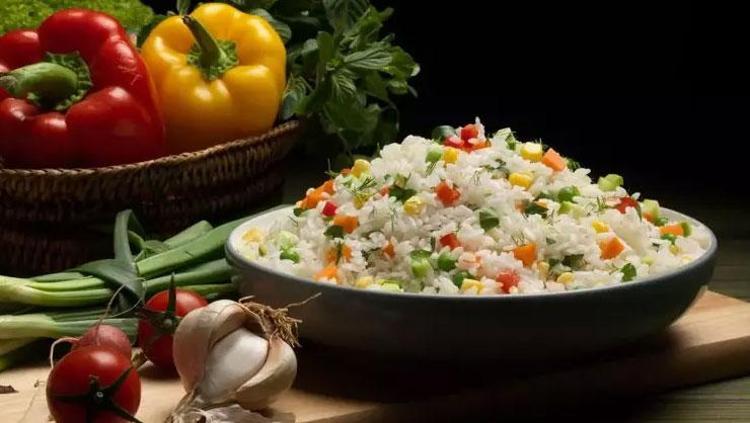 SEBZELİ PİLAV TARİFİ