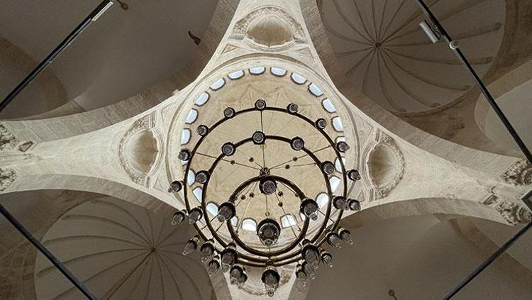 12. YÜZYILDA YAPTIRILDIĞI TAHMİN EDİLİYOR