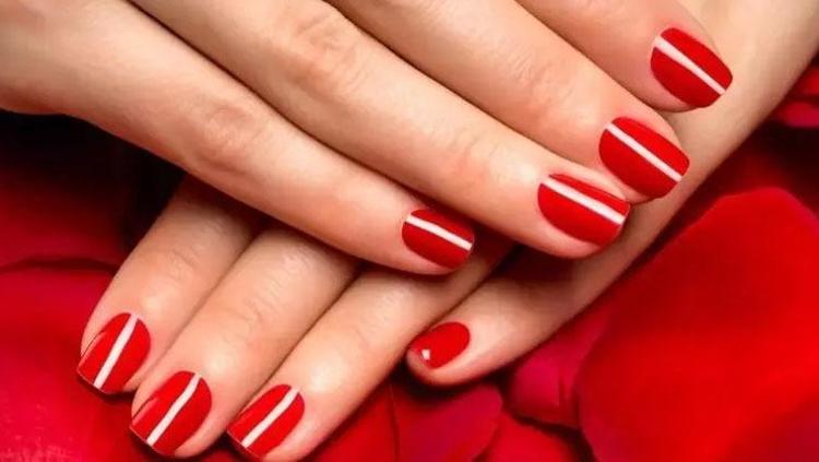 Aseton olmadan ojeyi çıkartmak bu kadar kolaymış Limonla karıştırmak yetiyor