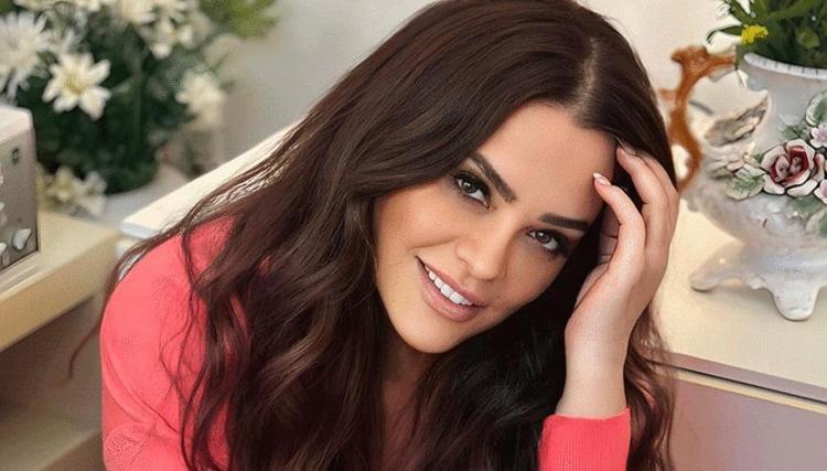 Reyhan Karaca takipçisinin attığı mesajla çileden çıktı