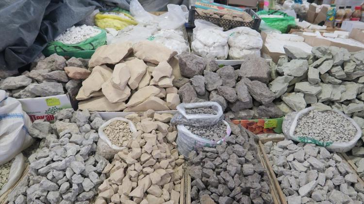 FISTIK VE ÇEKİRDEK TADI VERİYOR