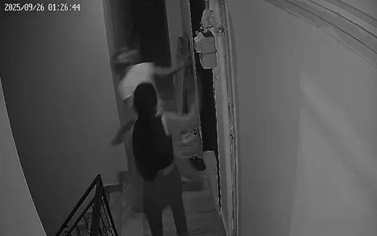 PENCEREDEN İTTİ ABARTILI ROL YAPTI