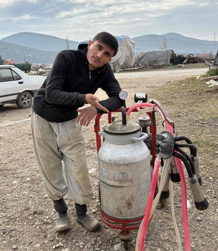 Bir video izledi, hayatı değişti Yörük Oğlandan çarpıcı sözler: Herkes tavuk kümesi gibi doluşmuş