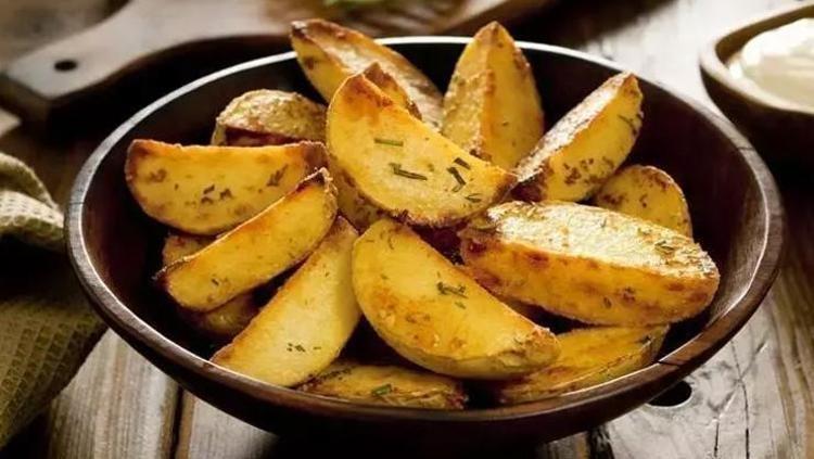 FIRINDA BAHARATLI PATATES KIZARTMASI TARİFİ