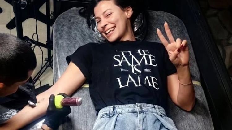 Çukur aşkı bitmedi Müjde Uzman yaptırdığı dövme ile dillere düştü