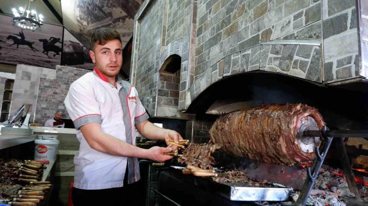CAĞ KEBABI YAPILIŞI