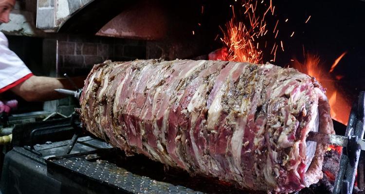 Yemek için Erzuruma gitmenize gerek yok Masterchef cağ kebabı tarifi: Lokum gibi etin sırrı bu tarifte