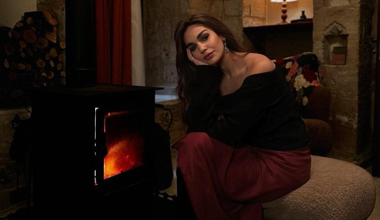Uzak Şehirin yıldızları Atakan Özkaya ve Sahra Şaştan yeni kare