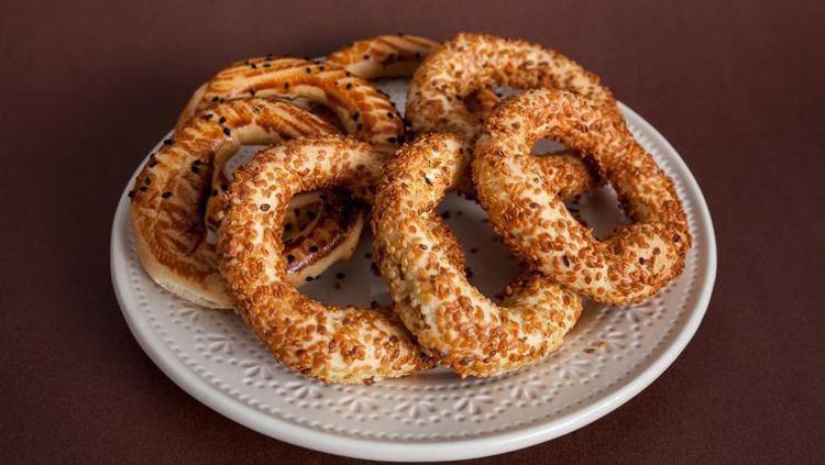 Kıyır kıyır kandil simidi tarifi Bir daha dışarıdan almayacaksınız: Sadece 20 dakikada hazırlanıyor