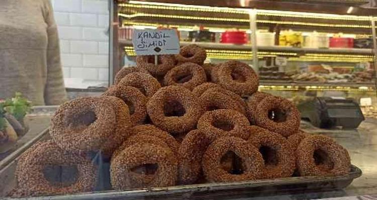Kıyır kıyır kandil simidi tarifi Bir daha dışarıdan almayacaksınız: Sadece 20 dakikada hazırlanıyor