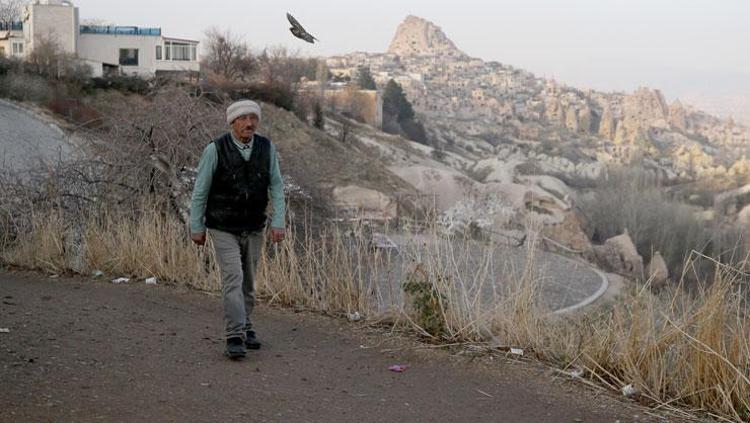 14 yaşında Avanosa gelip kendi kendine 9 dil öğrendi Ortaokul mezunu olduğuma inanmıyorlar