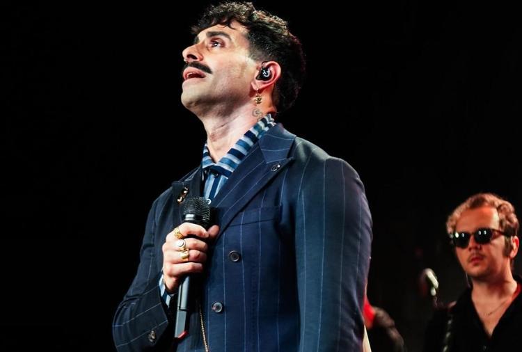 Gökhan Türkmenden yeni yıla yeni imaj Saçlarını kısacık kestirdi