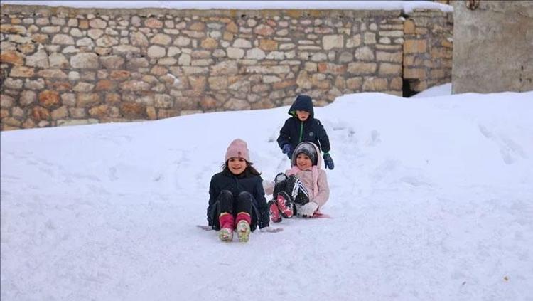Yoğun kar nedeniyle birçok ilde okullar tatil edildi İşte 31 Aralıkta eğitime ara verilen iller