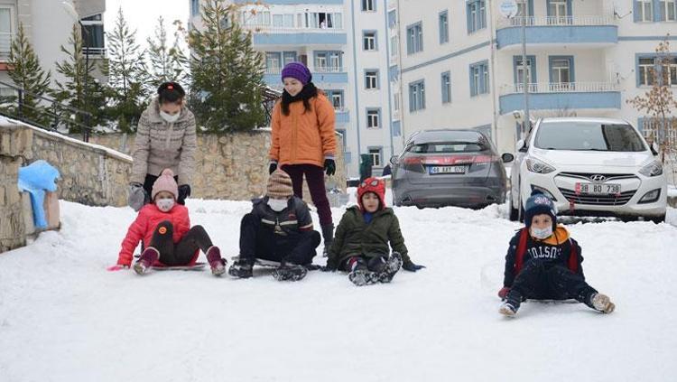 Yoğun kar nedeniyle birçok ilde okullar tatil edildi İşte 31 Aralıkta eğitime ara verilen iller