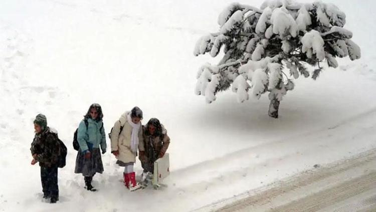 Yoğun kar nedeniyle birçok ilde okullar tatil edildi İşte 31 Aralıkta eğitime ara verilen iller