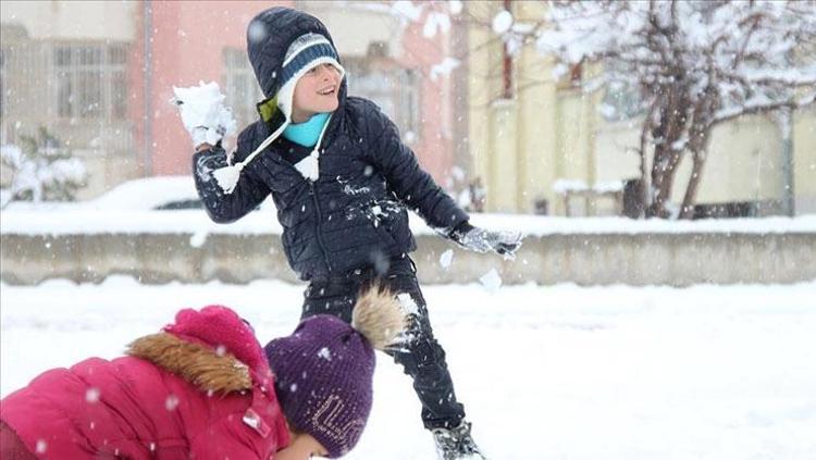 Yoğun kar nedeniyle birçok ilde okullar tatil edildi İşte 31 Aralıkta eğitime ara verilen iller