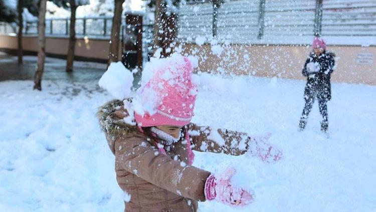 Yoğun kar nedeniyle birçok ilde okullar tatil edildi İşte 31 Aralıkta eğitime ara verilen iller