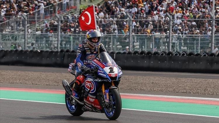 TOPRAK RAZGATLIOĞLU MOTOSİKLET KARİYERİNE NASIL BAŞLADI
