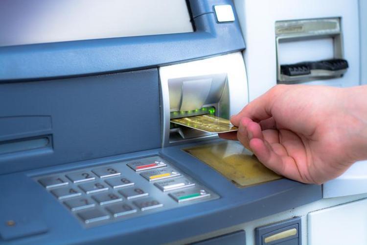 ATM’de yeni tuzak: Uzmanlar sakın yapmayın diyerek o saatleri işaret etti