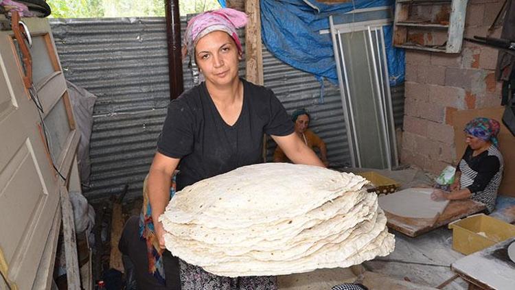 Antalyalı kadınların imece usulü mesaisi 6 aylık yufka ihtiyacını karşılıyorlar
