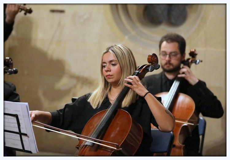 KİLİSEDE YOĞUN İLGİ