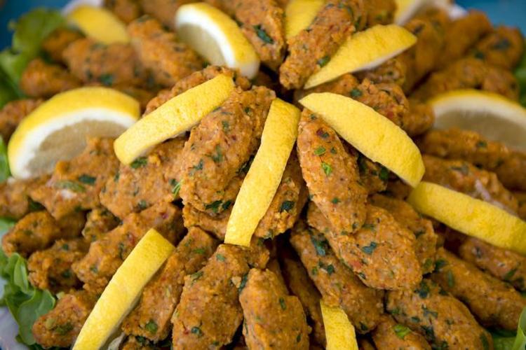 Dağılmayan mercimek köftesinin püf noktası Ağızda lokum gibi dağılıyor, sırrı o adımda gizli