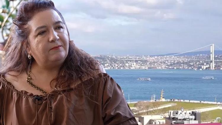 Hülya Duyar evinin kapılarını açtı Boğaz manzarası hayran bıraktı
