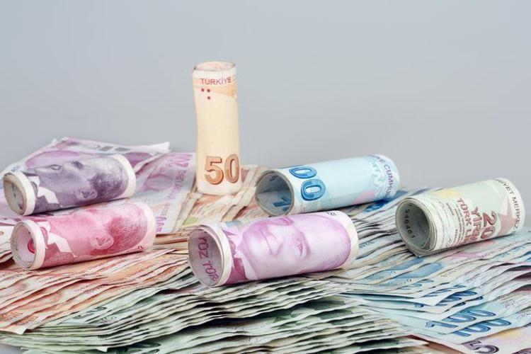 Emekliye 20 bin TL müjdesi gelecek mi Gözler Meclis’e çevrildi