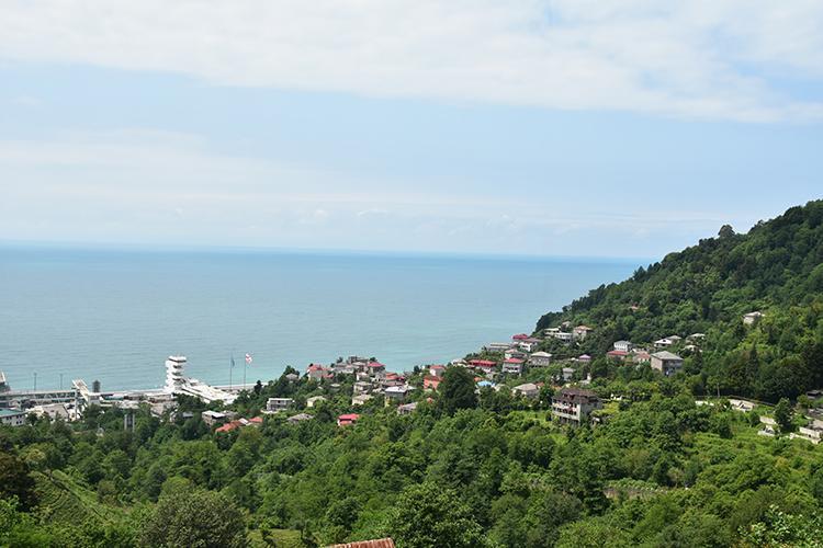 Türkiyenin en garip köyü Yarısı Gürcistanda yarısı Türkiyede yaşıyor