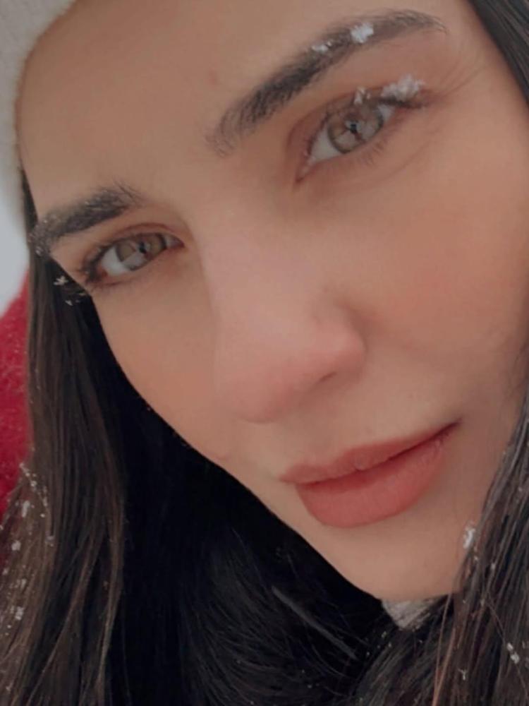 Tuba Büyüküstün’den Paris’te kar fotoğrafları