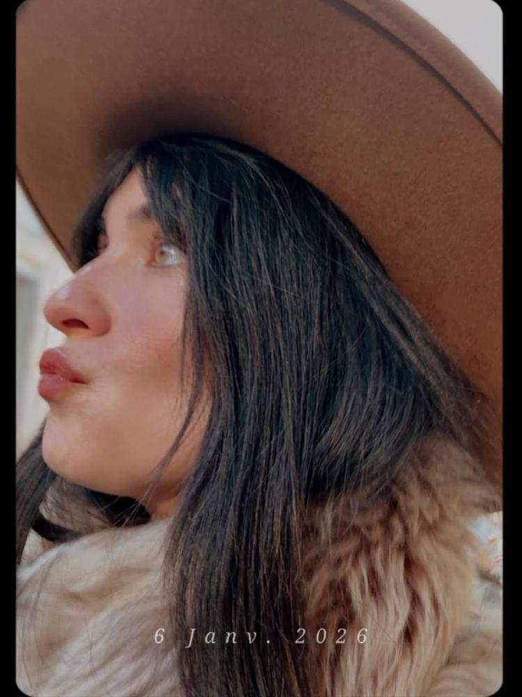 Tuba Büyüküstün’den Paris’te kar fotoğrafları