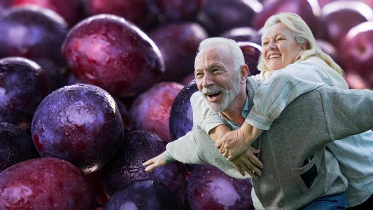 Uzun yaşamın sırrı çözüldü! Kimse yüzlerine bakmıyor ama çare 5 besinde saklı!