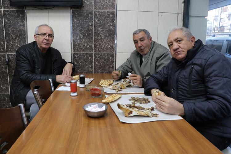 Kış sofralarının baş tacı Tanesi 300 TL: Sabah yiyenler akşama kadar tok kalıyor