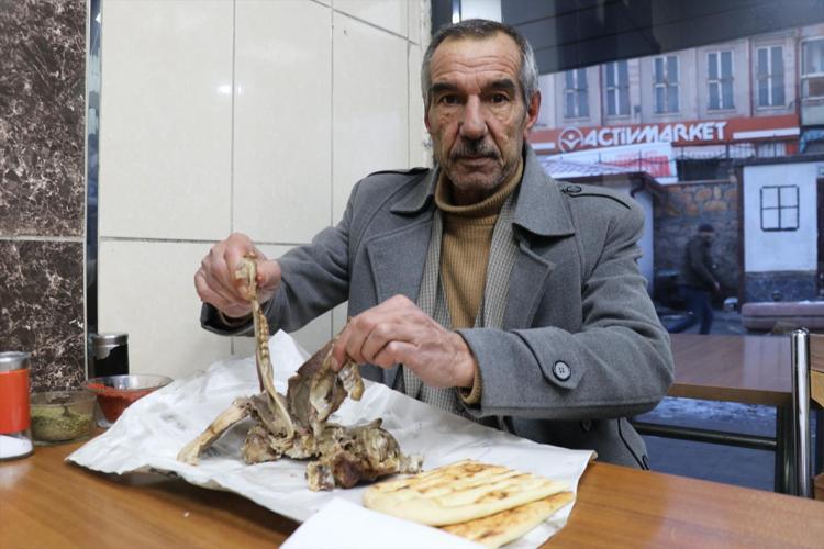 Kış sofralarının baş tacı Tanesi 300 TL: Sabah yiyenler akşama kadar tok kalıyor