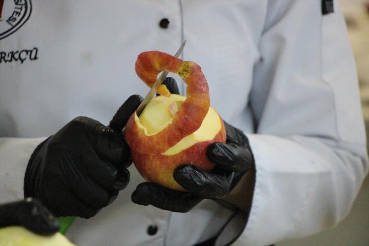 BURAM BURAM ELMA KOKUYOR