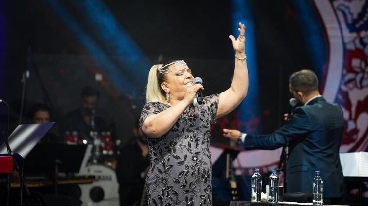 Kibariye’den yürek burkan itiraf: Yüzüm gülerken içim acıyordu