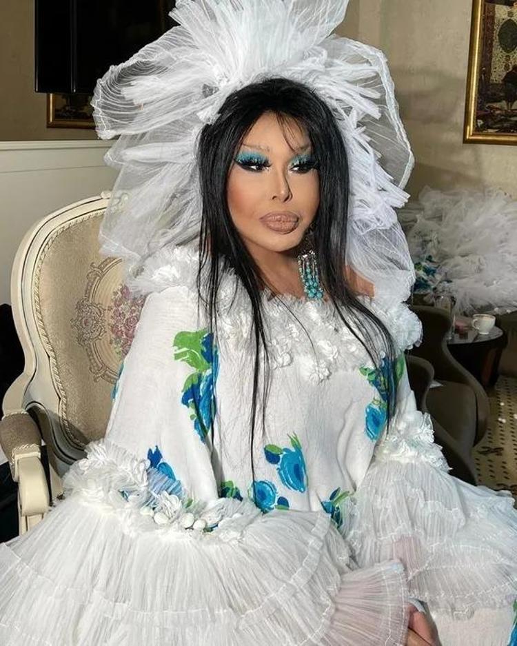 Bülent Ersoy sinirden küplere bindi, kameralara ateş püskürdü